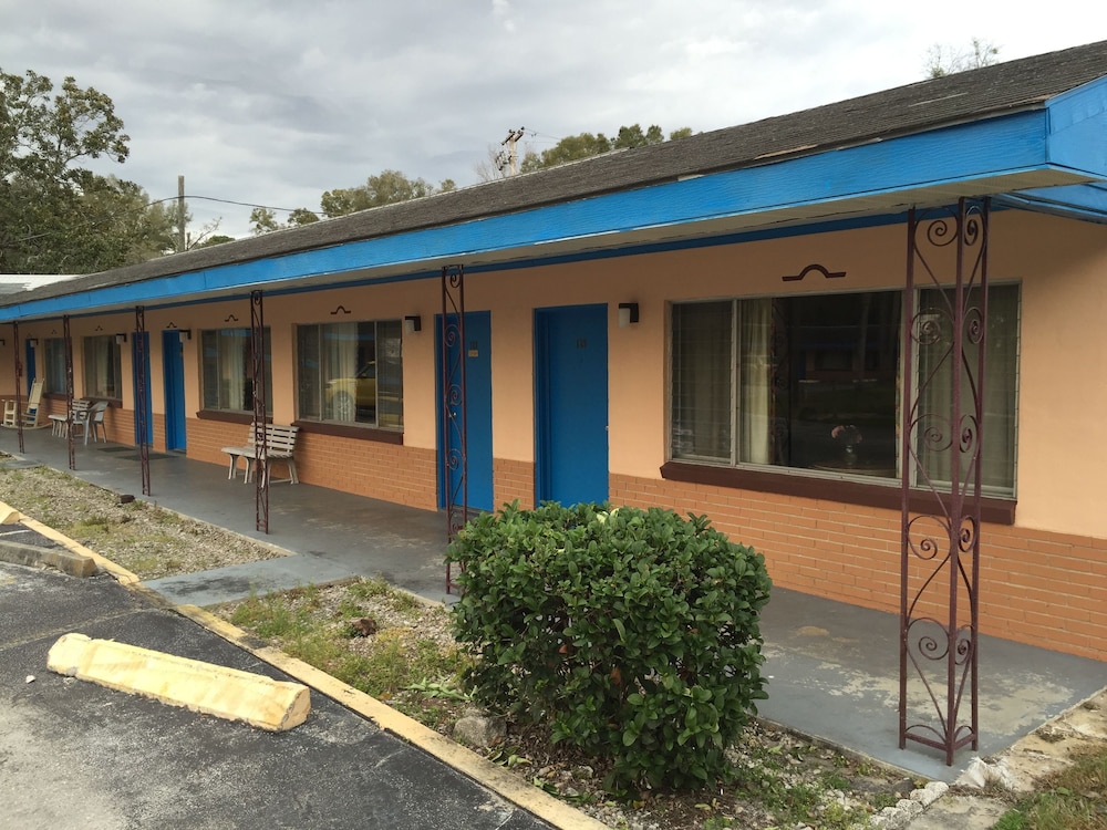 Cadillac Motel Fanning Springs - photo 24