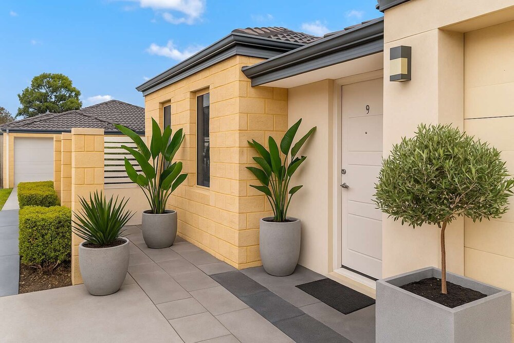 Stylish Queens Park Stay — hotel near Perth International Airport