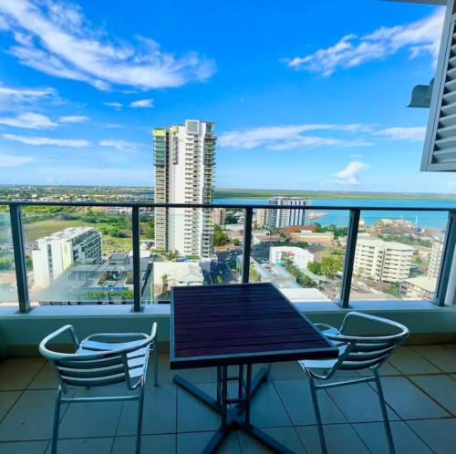 Pandanas Apt 8 18th fl Sunrise and Harbour Views — 4-Star Luxury Hotel in Darwin, Australia