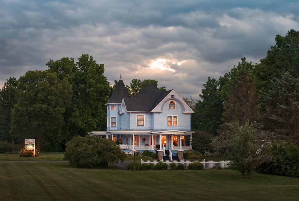 Castle in the Country — 4-Star Luxury Hotel in Allegan, United States