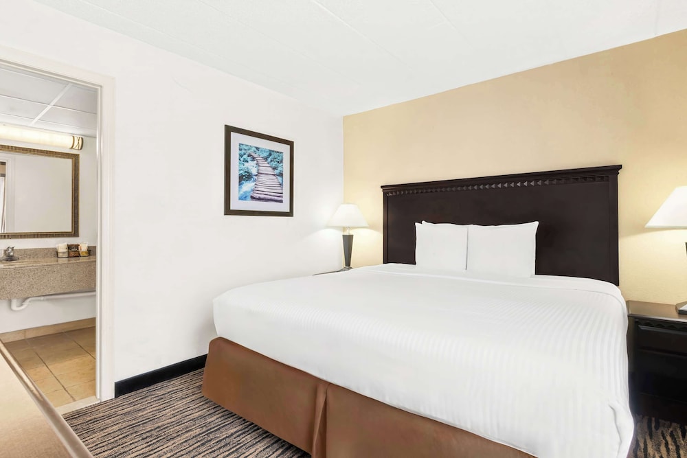 Best Western Hazlet Inn - photo 18