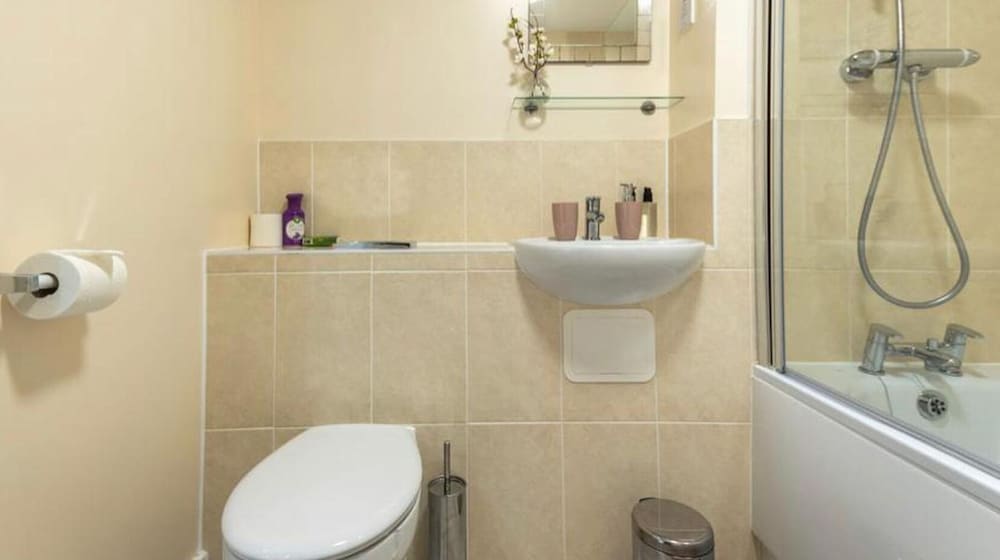 Immaculate 2 bed Apartment in Reading