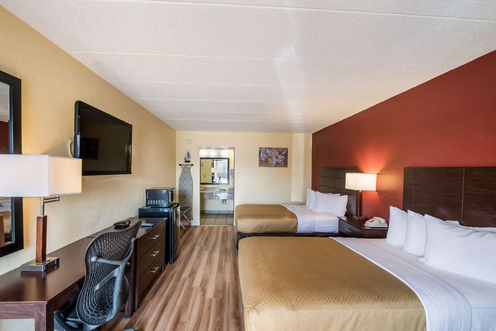 Econo Lodge Kearney Liberty - photo 21