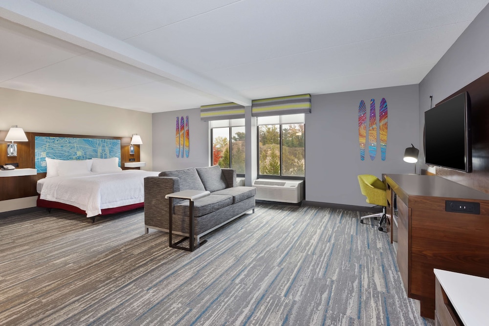 Hampton Inn Traverse City - photo 17