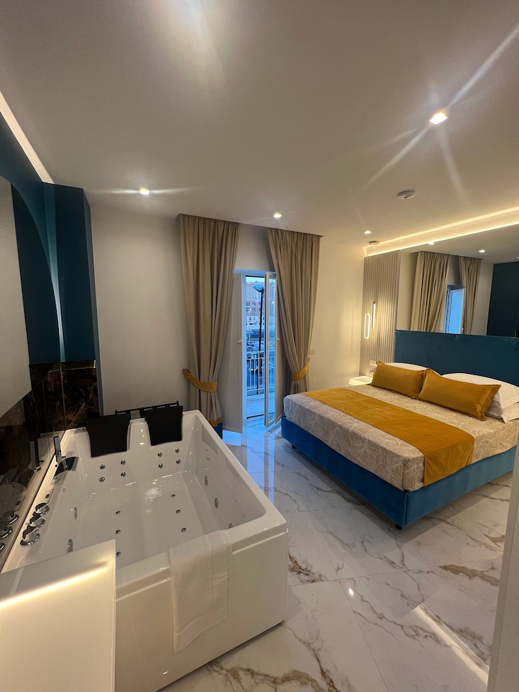 La Lepre Artemide — 4-Star Luxury Hotel in Naples, Italy
