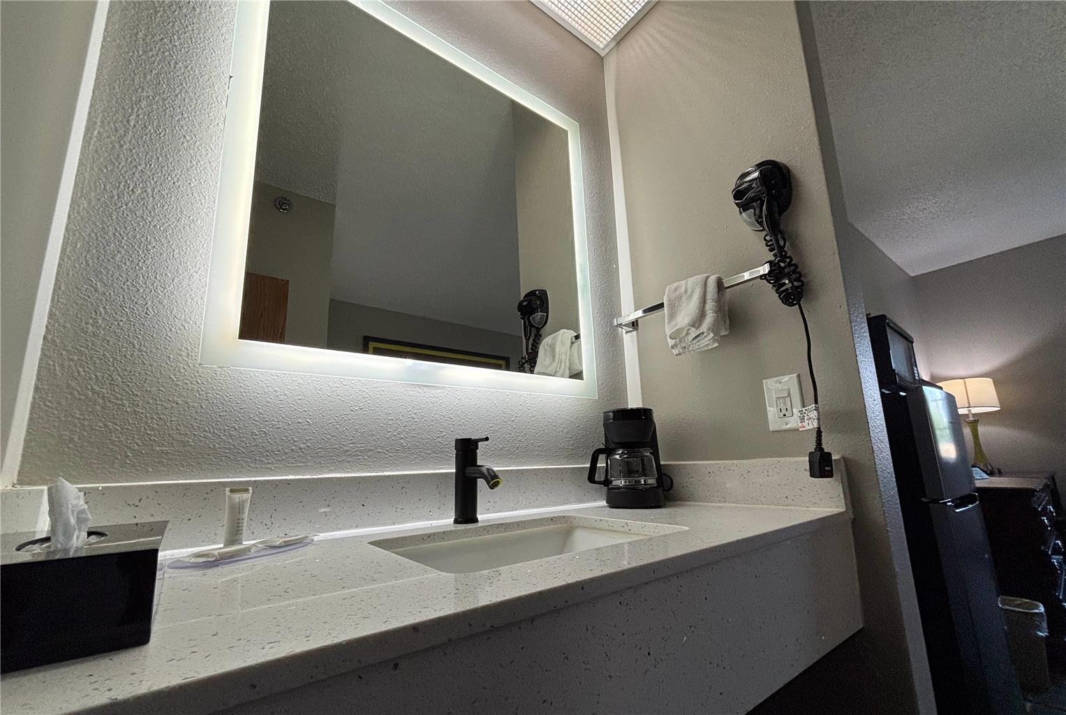 Super 8 by Wyndham Mt. Carmel IL - photo 18