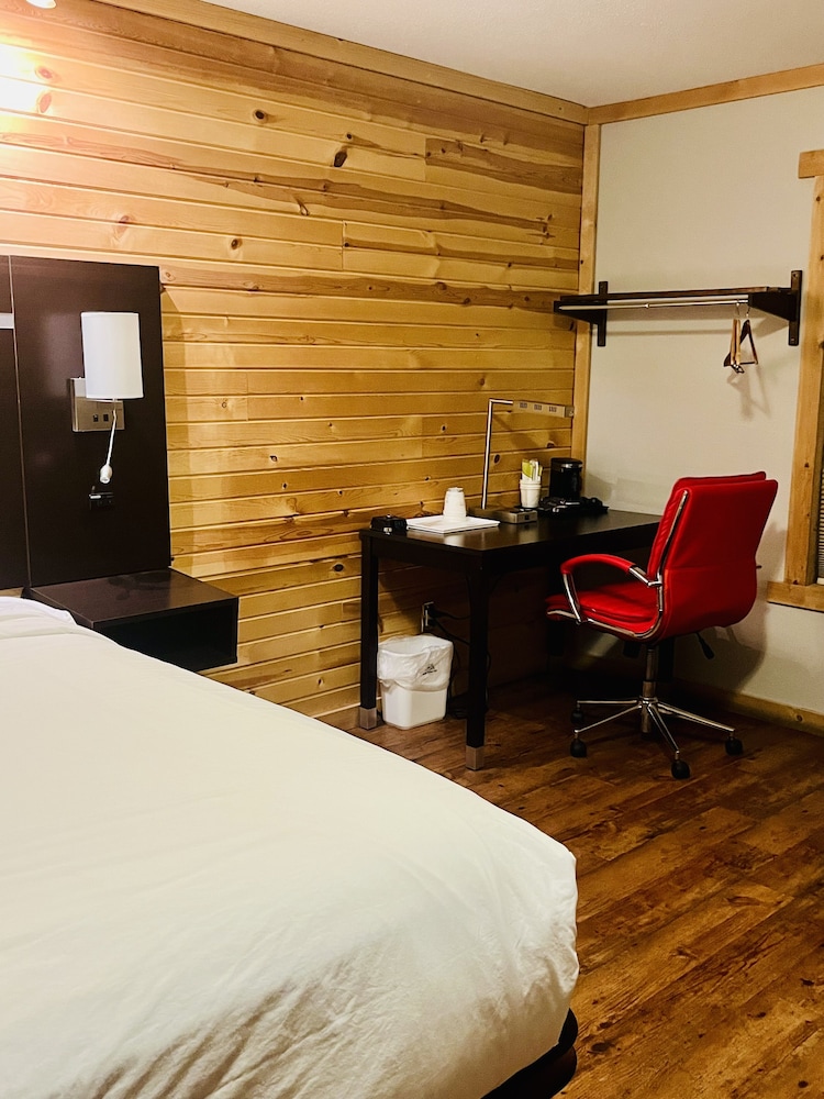Americas Best Value Inn Wall - photo 13