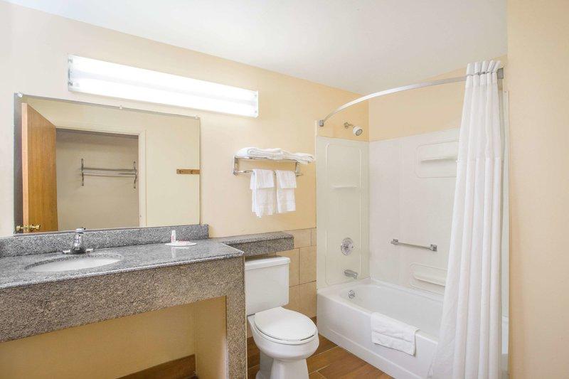 Knights Inn Tonawanda - photo 8
