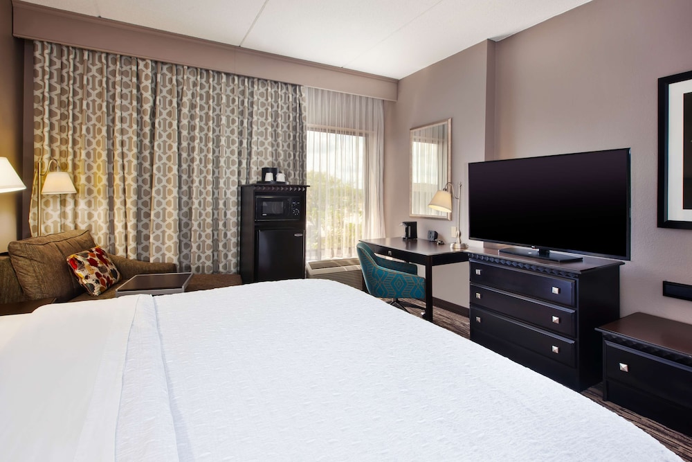 Hampton Inn & Suites Cleveland Airport Middleburg Heights - photo 15