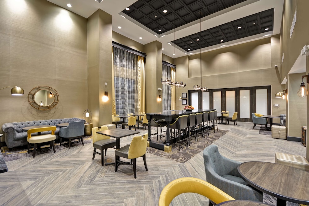 Hampton Inn & Suites Detroit Warren - photo 5