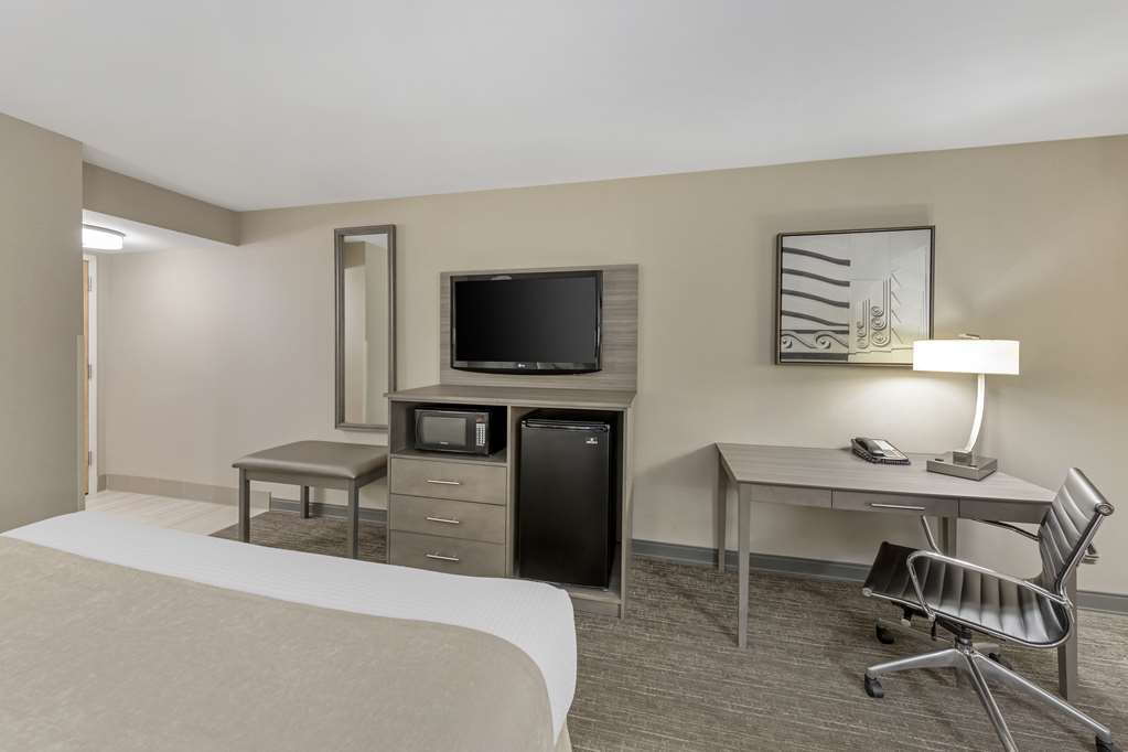 Best Western Plus Executive Inn - photo 36