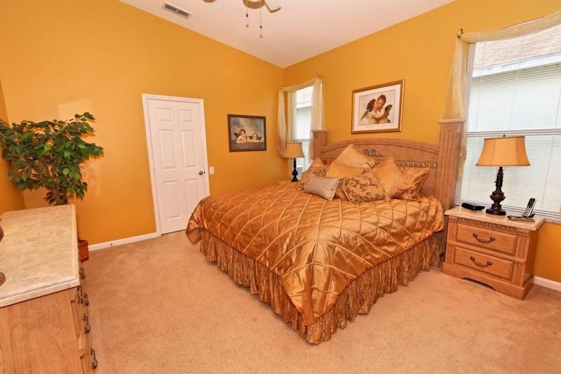Mickey's Holiday Hideaway 4 BR Pool Home BRM 1665 — 4-Star Luxury Hotel in Davenport, United States