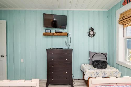 Moon Struck by Oak Island Accommodations - photo 26