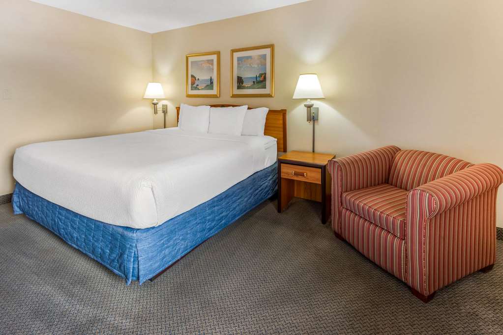 La Quinta Inn & Suites by Wyndham Las Cruces Organ Mountain - photo 11