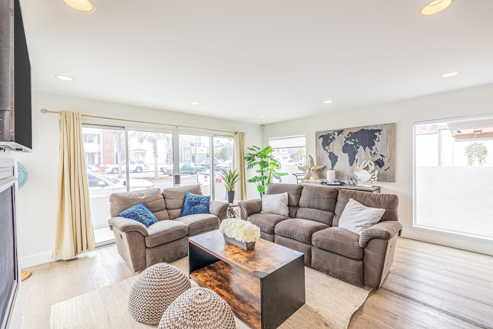 Seaside Style by Avantstay Rooftop Walk to Beach Chic Design in Newport Beach, United States