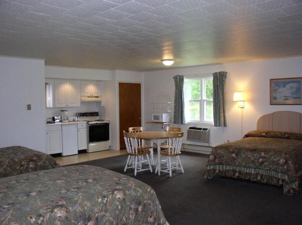 Birchwood Inn - photo 7
