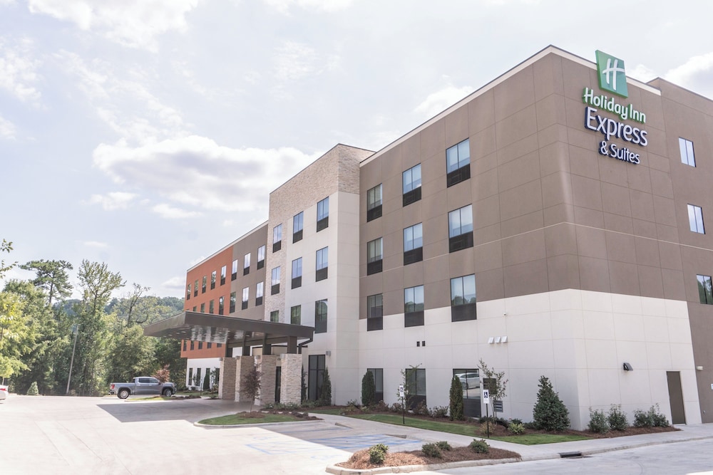 Holiday Inn Express & Suites Birmingham Homewood by IHG in Birmingham, United States