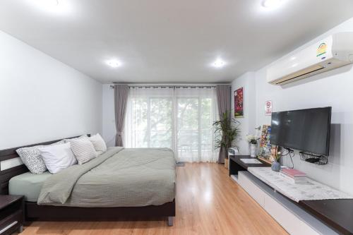 Modern Style 1BR Large balcony at Nimman — 4-Star Luxury Hotel in Chiang Mai, Thailand