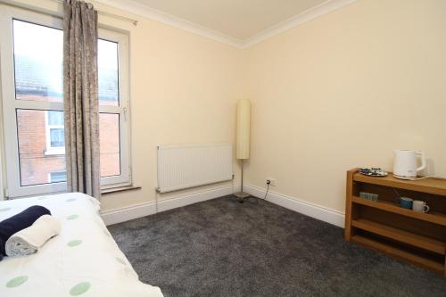 Centrally located double room — hotel near Southampton Airport