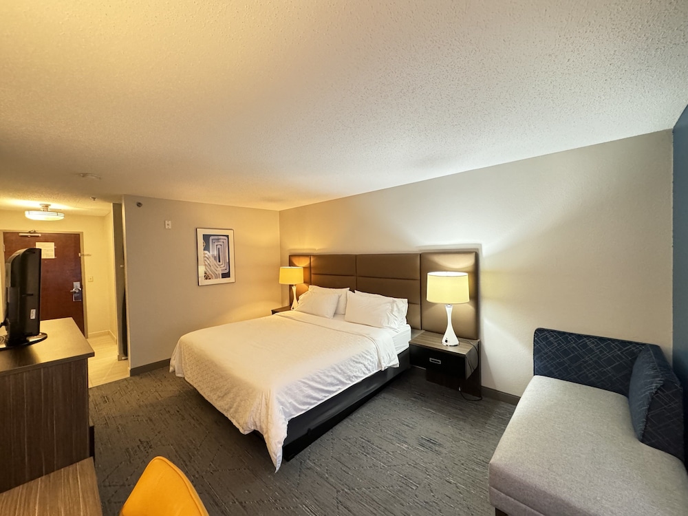 Holiday Inn Express Hotel & Suites St. Paul Woodbury by IHG - photo 30