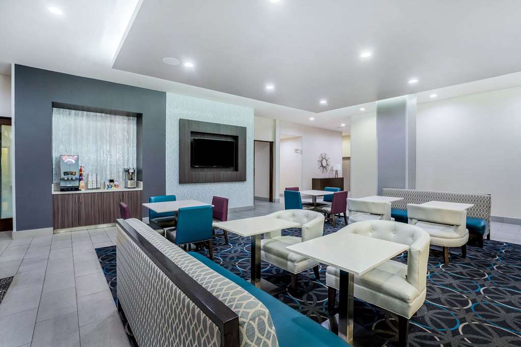 La Quinta Inn & Suites by Wyndham Houston Cypress - photo 9