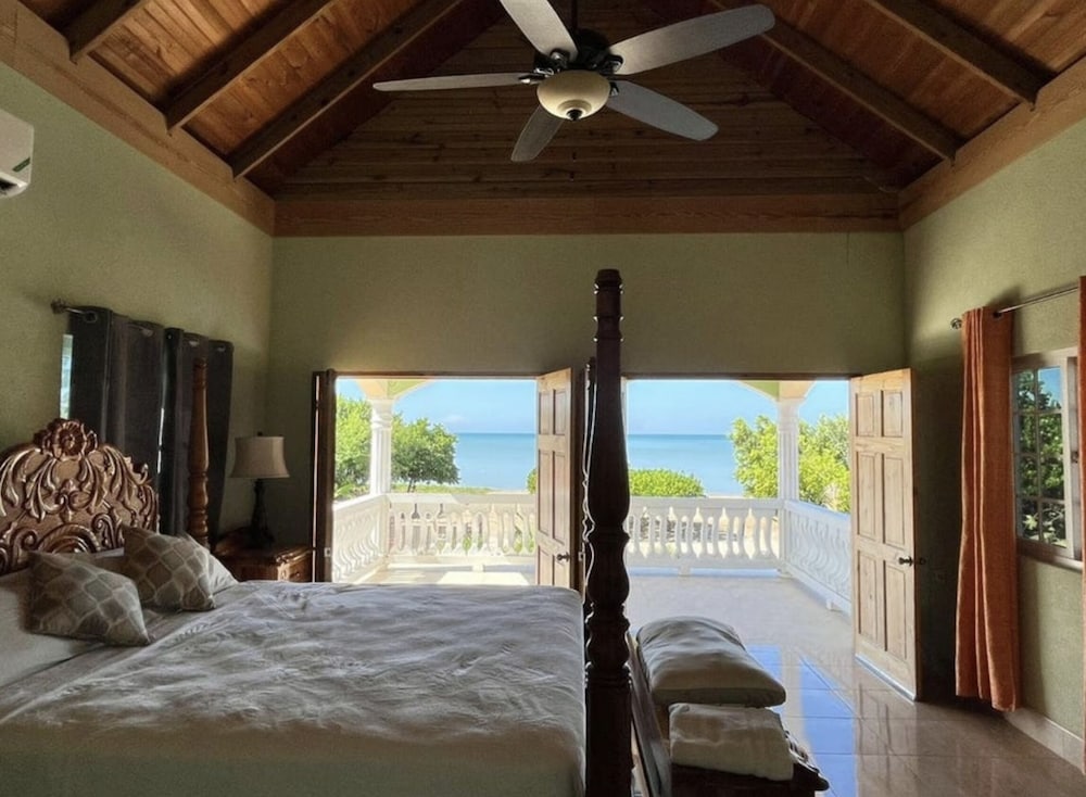 Indigo Beach Villa Black River — Black River — photo 4