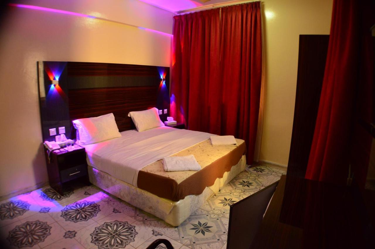 Tehran Hotel in Dubai, United Arab Emirates