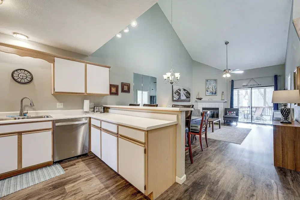 Lakefront Branson Penthouse w Resort Amenities - photo 14
