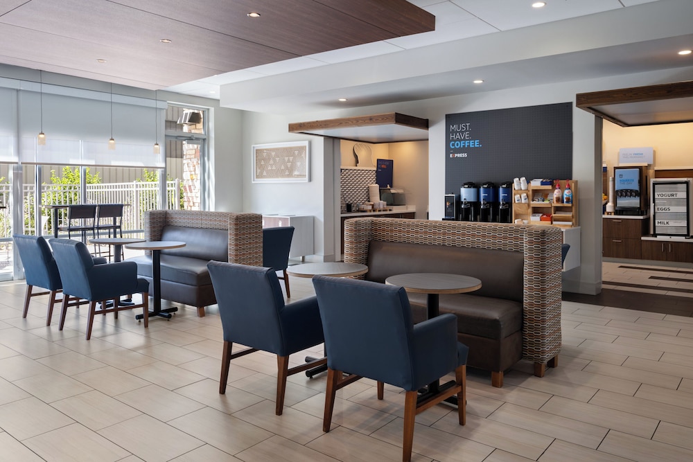 Holiday Inn Express & Suites Madison West Middleton - photo 57