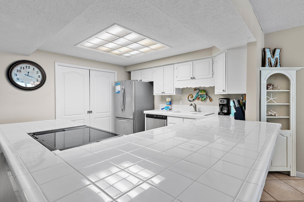 Shoreline Towers 1085 - photo 27