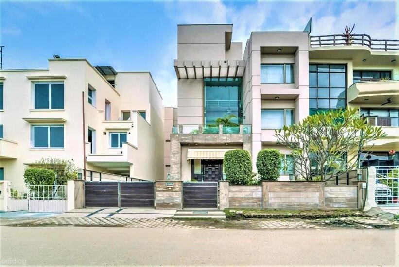 Enkay Suites DLF CyberCity in Gurgaon, India