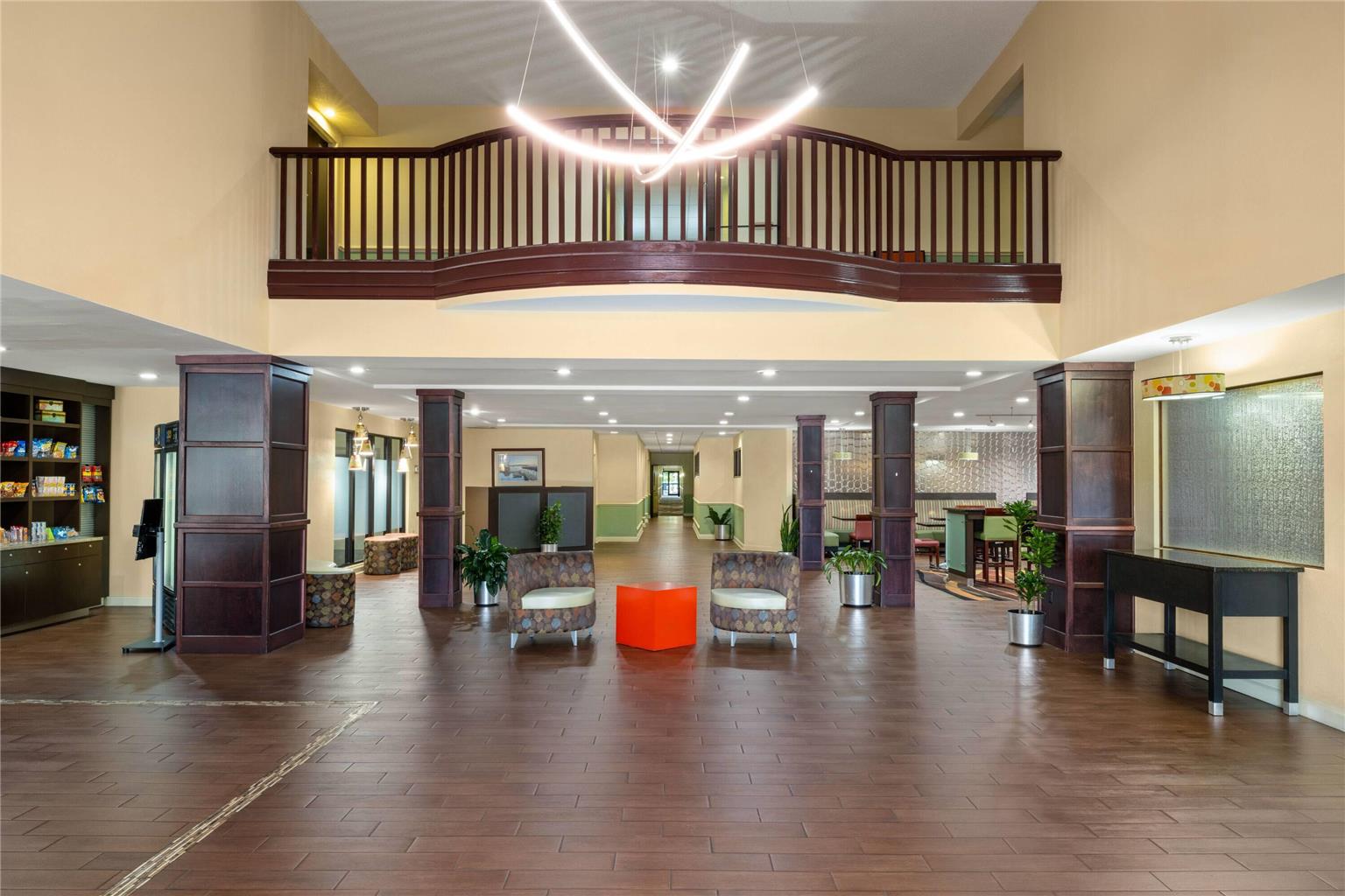 La Quinta Inn & Suites by Wyndham Florence - photo 40