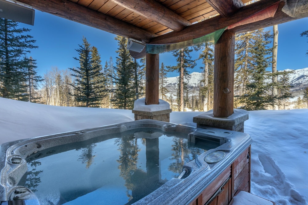 Hilltop Hideaway Expansive Views From This Private Estate Hot Tub Pool Table - photo 54