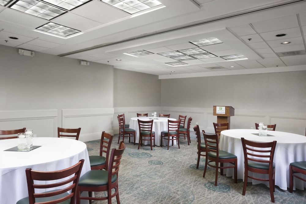Holiday Inn by IHG - photo 39