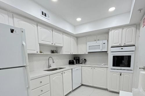 The Tides 1Bedroom Apt 15Th Floor We Are On The Beach — 4-Star Luxury Hotel in Hollywood, United States