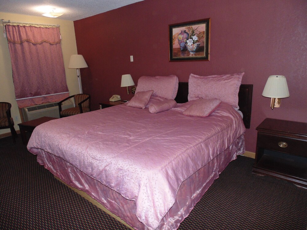 First Western Inn - photo 12