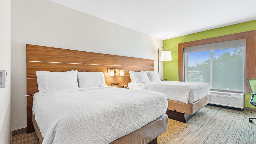 Holiday Inn Express & Suites Mobile University Area by IHG - photo 21