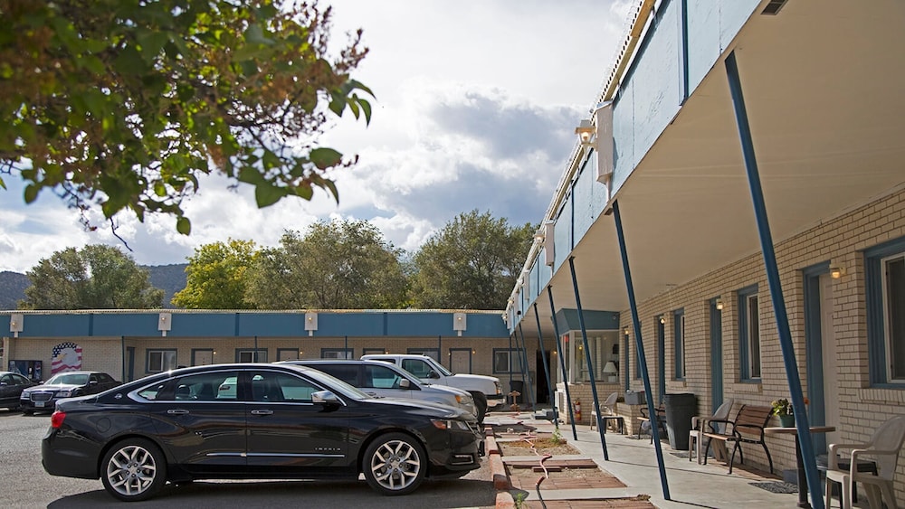 Grand Central Motel - photo 25