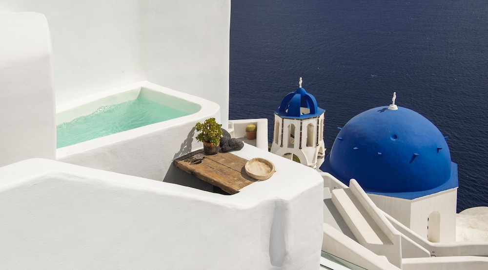 Sophia Oia View — 4-Star Luxury Hotel in Oia, Greece