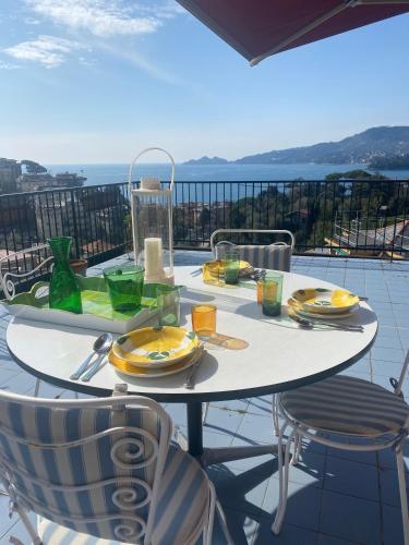 Grande Attico con Vista Vicino al Centro by PortofinoVacanze — 4-Star Luxury Hotel in Rapallo, Italy