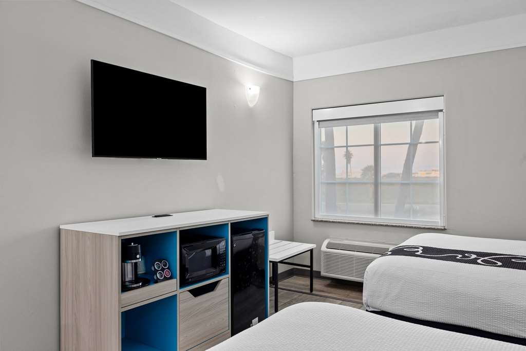 La Quinta Inn & Suites by Wyndham Raymondville - photo 55
