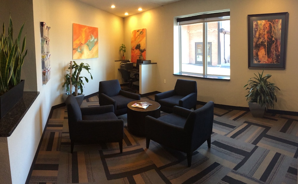 East Avenue Inn & Suites - photo 30