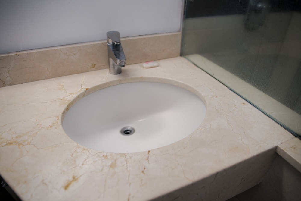 Bathroom sink
