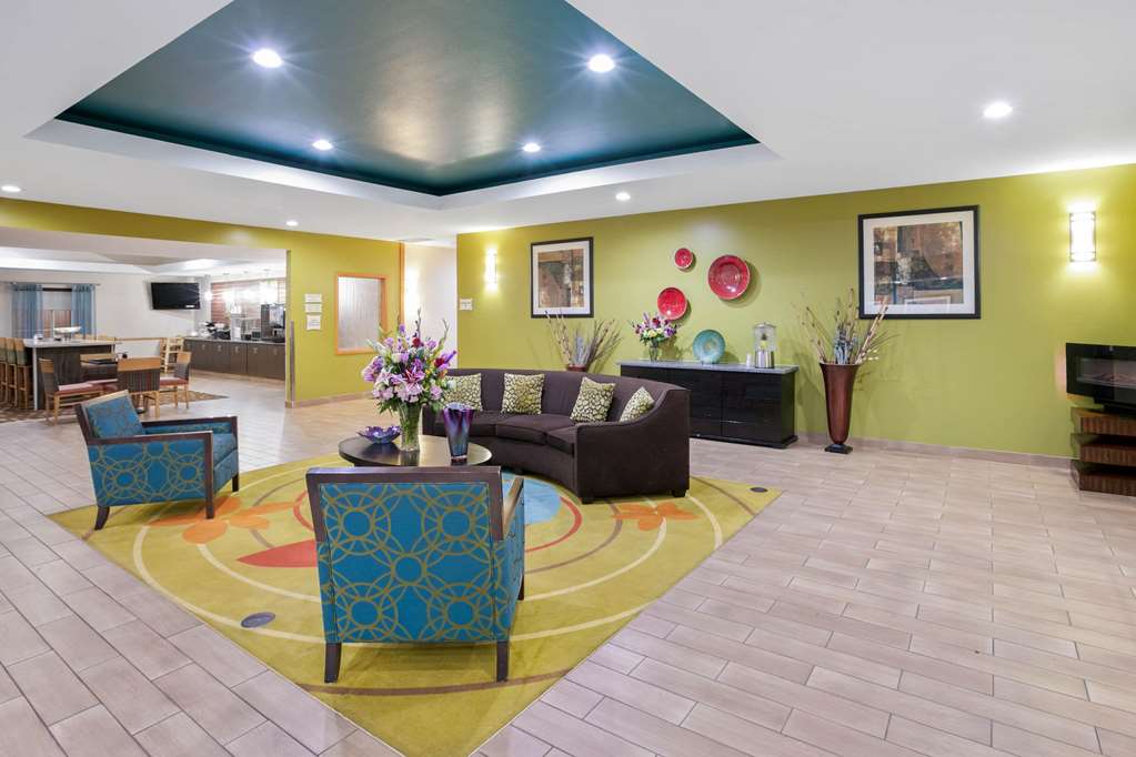 La Quinta Inn & Suites by Wyndham Paris - photo 6