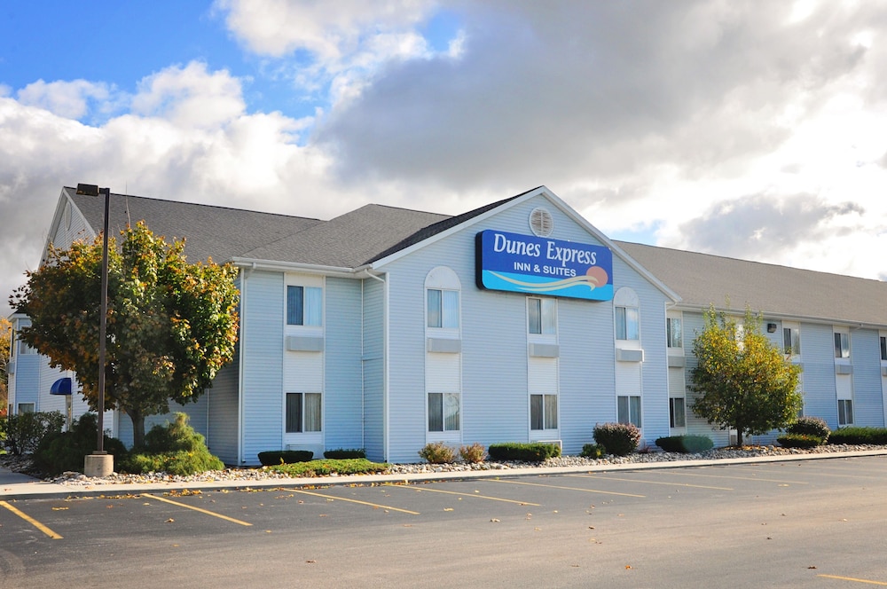Dunes Express Inn & Suites — hotel in Hart