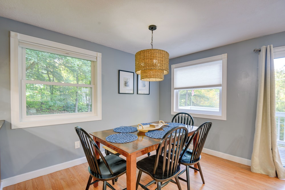Gilford Getaway w Mountain Views & Fire Pit — hotel in Gilford