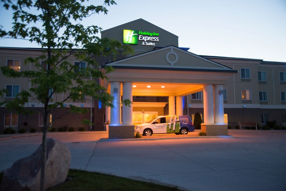 Holiday Inn Express Hotel & Suites Northwood an IHG Hotel - featured photo