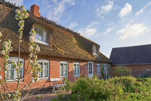 Reetdachhaus De Ole Kaat — 4-Star Luxury Hotel in Kappeln, Germany