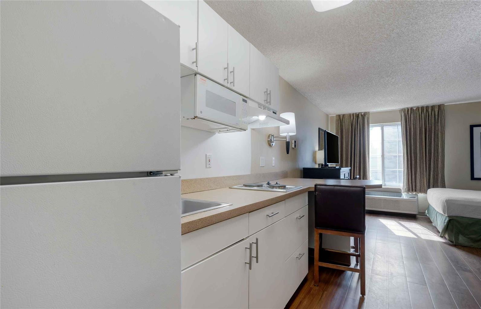 Extended Stay America Suites Fremont Fremont Blvd South - photo 13