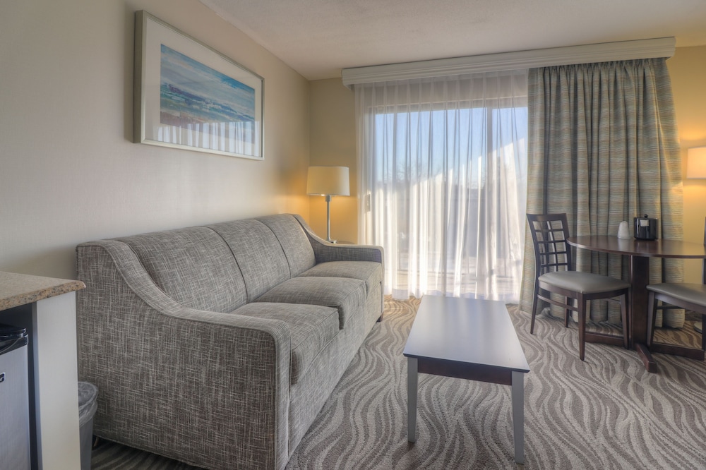 The Breakers Hotel & Suites - photo 24